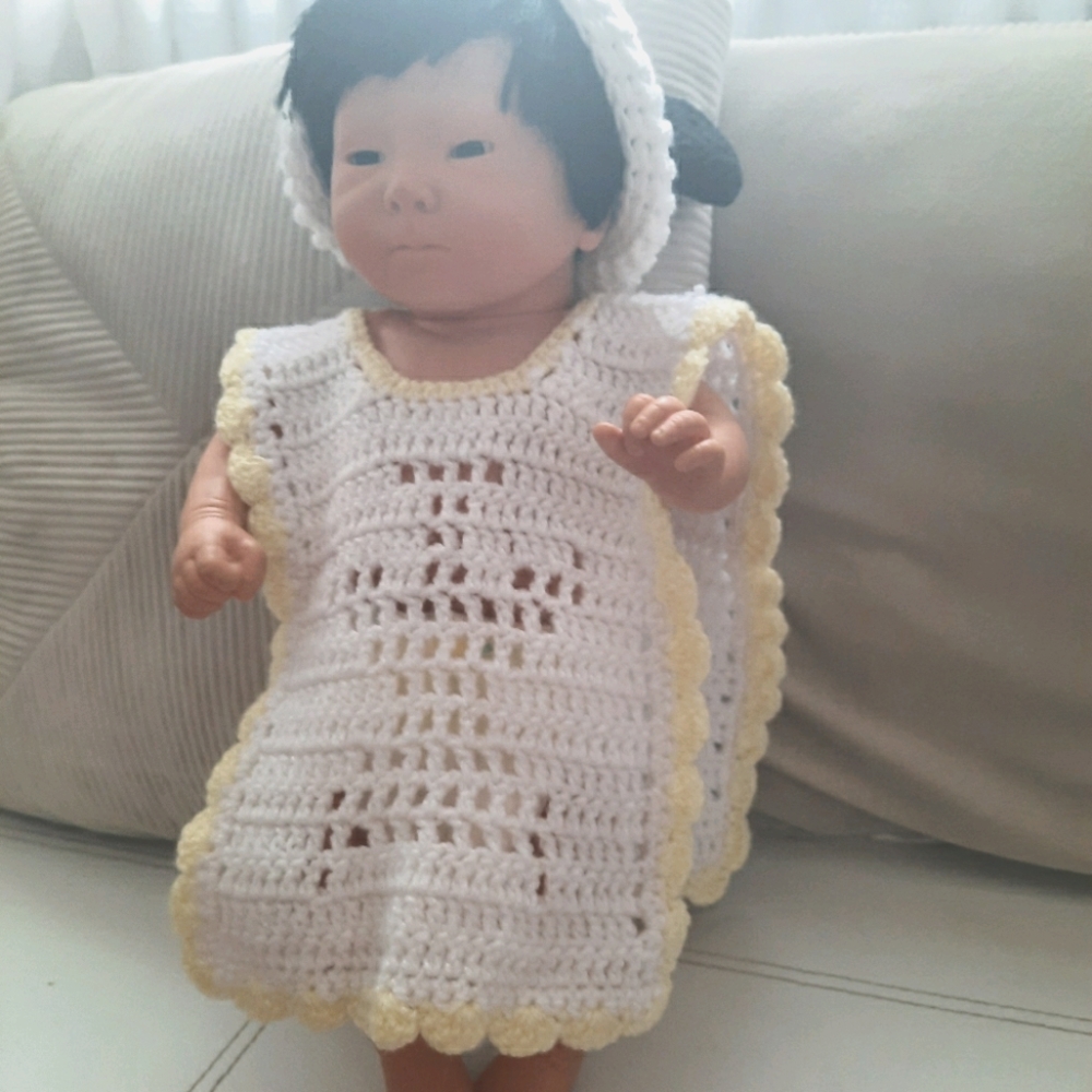 Infant Crocheted Bib Star Cutout Tie Back 0-3M